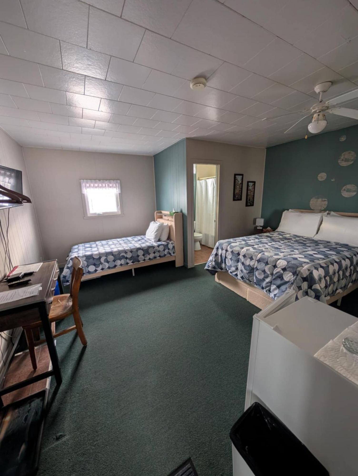 Motel Leblanc Carleton-sur-Mer Екстериор снимка