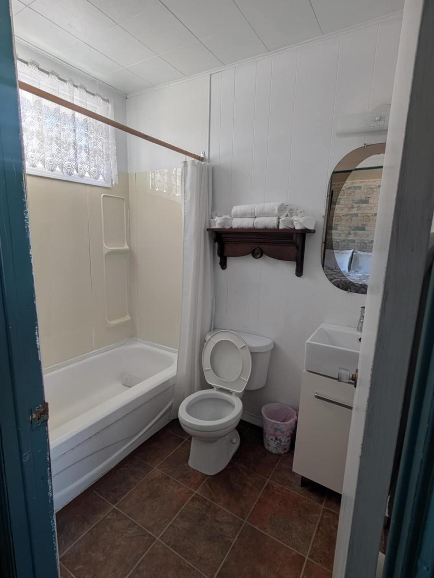 Motel Leblanc Carleton-sur-Mer Екстериор снимка